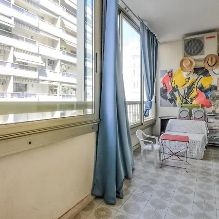 1 Bedroom Awesome In Канны