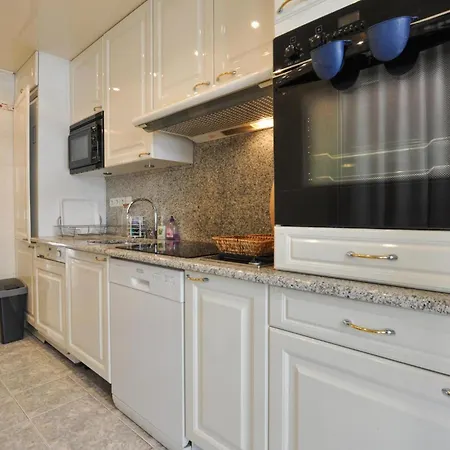 1 Bedroom Awesome In * Канны